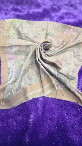 Lreloved button scarf