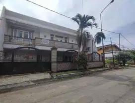 DIJUAL RUMAH DHARMAHUSADA INDAH BARAT SEMI CLASSIC BAGUS TERAWAT