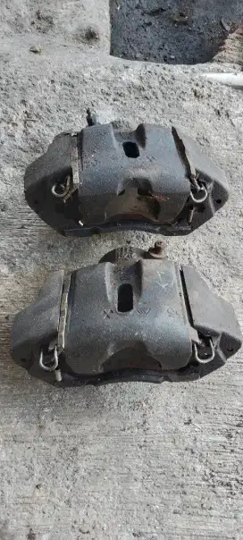 Kaliper cakram depan mitsubishi L300 diesel