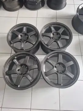 Velg Orginal Volk Rays TE37 OG R18 pcd 5×114.3 lebar 8,5 et35..4pcs