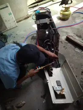 Menerima jasa perbaikan elektronik