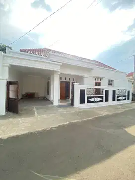 Dijual Rumah classic - siap huni - Lt 100 - Pancoran mas Depok