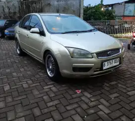 Ford Focus surat lengkap pajak hidup mobil sehat siap pakai jarak jauh