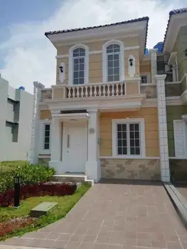 Rumah 2 Lt di Paramount Village, Cluster Merbabu, Manyaran, Sembar
