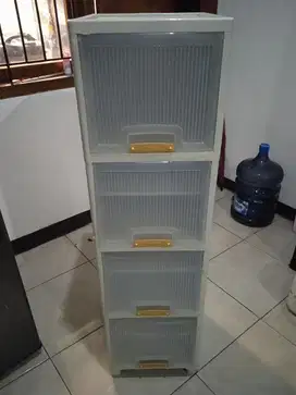 Lemari Plastik Napolly Like New