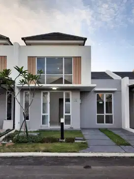 Jual rumah cantik di Paramount Petals Tangerang ada pintu tol sendiri