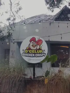 Dibutuhkan Karyawan Basic Ayam Crispy  dan Barista minuman Coklat