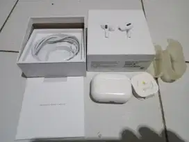 Airpods pro gen 1 model A2083 A2084 A2190