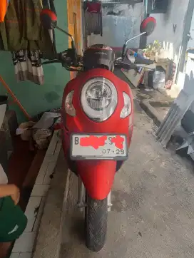 Honda Scoopy 2024 merah