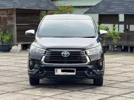 Toyota Innova Venturer 2022 Hitam Bensin 2.0 • Kondisi Top