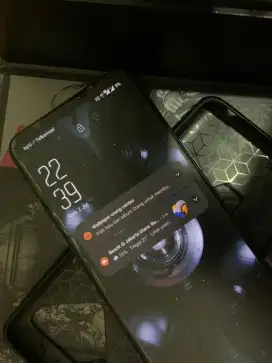 Rog Phone 5 
8/128 5g