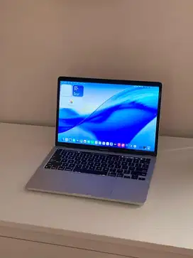 Macbook Pro M2 2022 8/256 GB