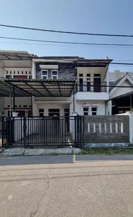 DIJUAL RUMAH 2 LANTAI SIAP HUNI JATINEGARA INDAH, JAKARTA TIMUR