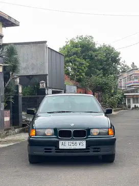BMW 318i 1996 Bensin