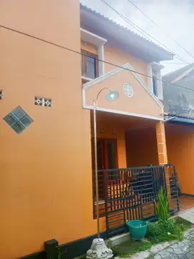 Rumah Second Terawat  dekat Kampus UNIBA Surakarta