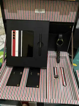Samsung Fold 5 Ram 12/ 256 + G-Watch 6