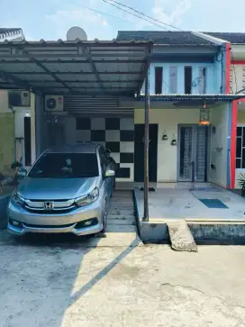 DIJUAL RUMAH DALAM CLUSTER DEKAT ST LRT