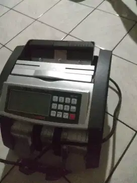 Mesin penghitung uang