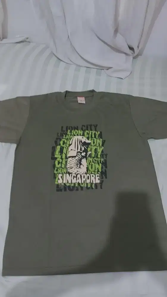 Kaos wanita army