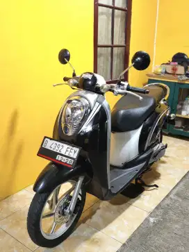 Bissmillah dijual motor Honda Scoopy karbu 2011