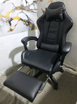 KURSI GAMING LIKE NEW