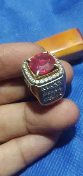 Cincin Rubi pigeon blood
