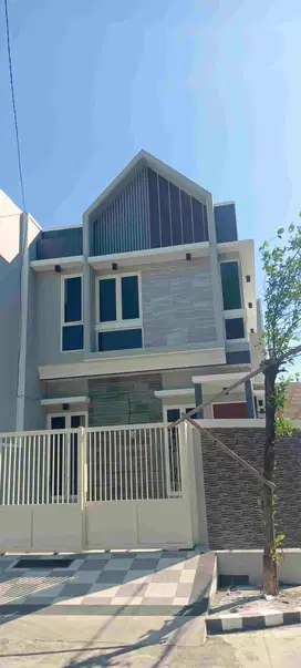 Baru Rumah Scandinavian Tenggilis