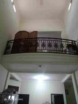 Rumah Tenggilis siap huni