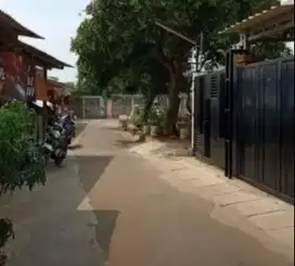 Rumah Terawat Semi Furnished Dekat Sektor 9 Bebas Banjir DR16654