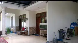 Rumah terawat Puri Teratai Sidoarjo