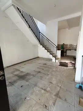 Dijual rumah 2 lantai, dekat Lingkar Timur, seberang Perumahan Gebang