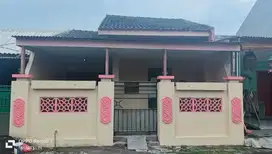 JualSewa rumah cantik 1 lantai Sidokare Asri