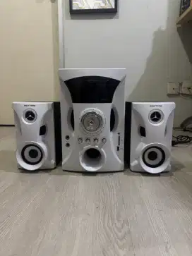 Speaker Polytron multimedia