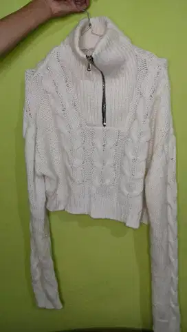Jaket rajut crop