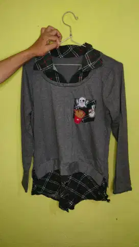 Atasan wanita Hitam