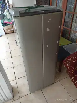 Kulkas 1 pintu merk SHARP
