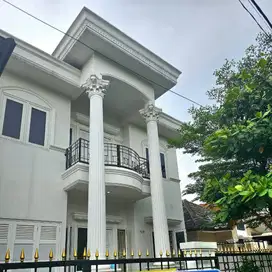 Disewakan Rumah Full Furnished Boulevard Limus Pratama Regency