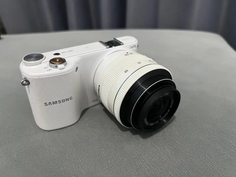 Kamera Samsung Nx2000 kit 20-30mm Wi-Fi