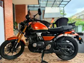 TVS Ronin TD 2023 KM 950 perak seperti baru