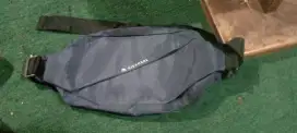 Tas selempang biru