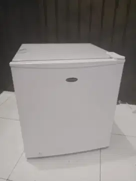 KULKAS MINIBAR DAEWOO MULIS BEKU DINGIN