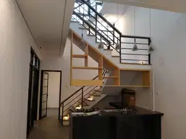 Rumah Eksklusif Di Cigadung Dago Kota Bandung, Dekat ITB Dan Dago Golf