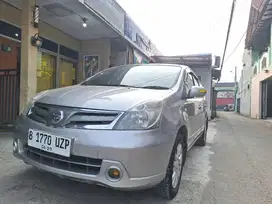 Nissan Grand Livina XV Ultimate A/T 2013