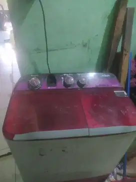 Mesin cuci 2 tabung aQua kapasitas 8 kg
