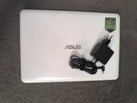 Laptop Asus e402y 4 + 1Tb