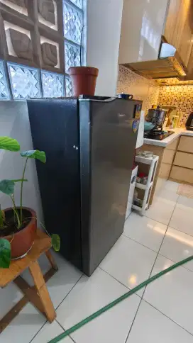 Kulkas panasonic 1 pintu bagus normal jual bosen