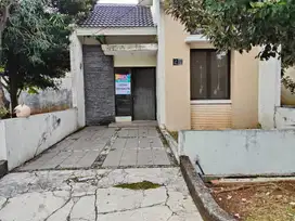 Cluster Acacia, Harapan Mulya Regency. Rumah siap huni, jual cepat.