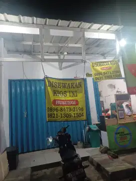 di sewakan kios di dekat RS Islam pondok kopi