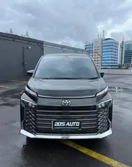 Toyota Voxy Face Lift 2023