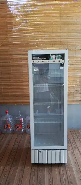 Dijual Cepat! Kulkas Showcase AQUA - Kapasitas Besar (240 Liter)